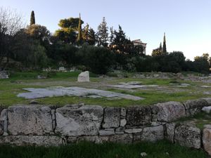 Reflexiones: De la Atenas Clásica a nuestros días; La degeneración democrática hacia la oclocracia como paso previo a la tiranía (III)